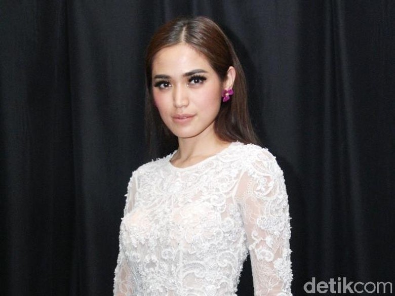 Jessica Iskandar Ultah, Belum dapat Selamat Dari Ayah El