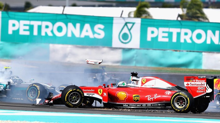 Tabrak Rosberg, Vettel Dihukum Mundur Tiga Grid di GP Jepang