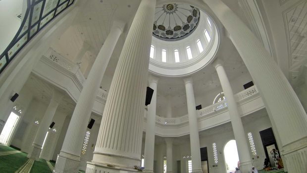 Interior dalam masjid (Randy/detikTravel)