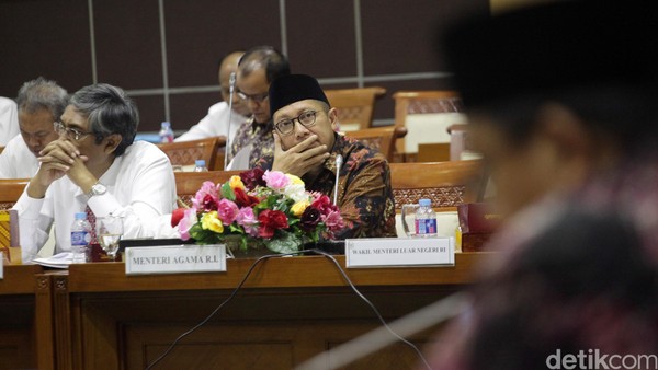 Menag dan Komisi VIII, Raker Soal Ibadah Haji dan Umroh