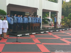 Mendagri Pimpin Upacara Hari Kesaktian Pancasila di Halaman Kantornya