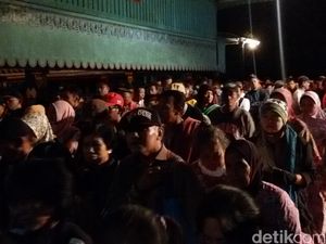Dilepas Keluarga Keraton Yogyakarta, Ribuan Warga Ikuti Ritual Tapa Bisu