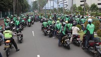 Sekitar Pukul 11.30 WIB siang, terjadi kesepakatan antara pengemudi Go-Jek dan memutuskan melanjutkan konvoi bersama-sama menuju ke Kemang. Kesepakatan sebelumnya dengan pihak kepolisian pun mentah.