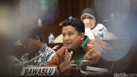 Ketua Bawaslu Muhammad saat rapat dengar pendapat.