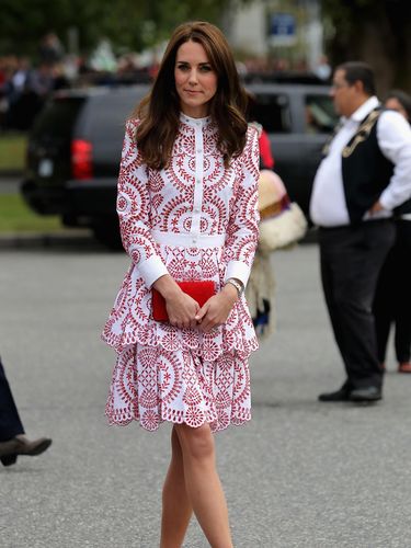 Tampil Stylish di Hari Natal ala Kate Middleton, Curi Inspirasinya!