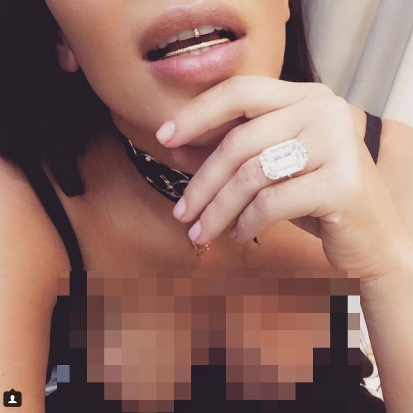 Kim Kardashian Menyalahkan Diri Sendiri Pasca Kerampokan Perhiasan