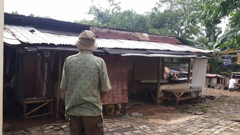 Rastoni si Manusia Cangkul Ngontrak Rp 40 Ribu per Bulan, Seperti Apa Wujudnya? Rastoni si Manusia Cangkul Ngontrak Rp 40 Ribu per Bulan, Seperti Apa Wujudnya?
