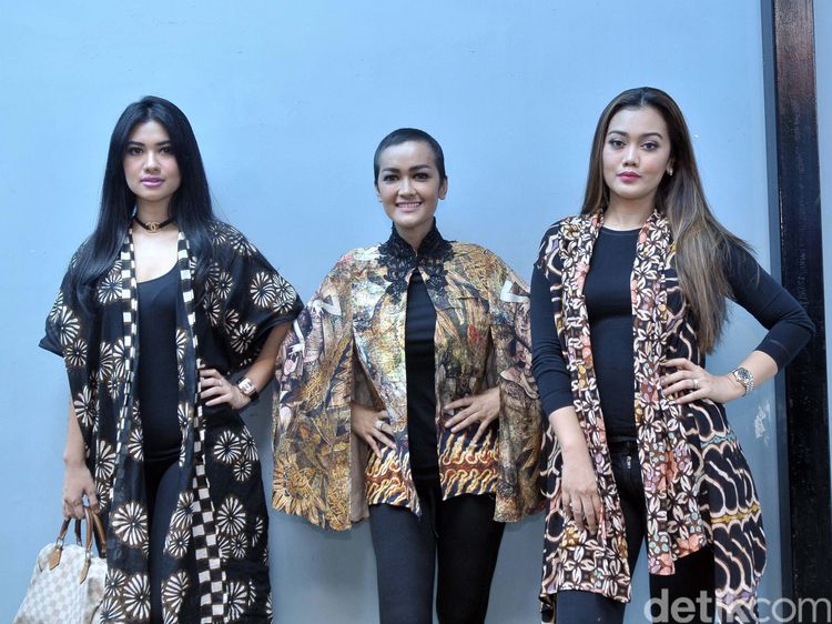 Dear Nia dan Della Perez, Ingat Momen-momen Ini?