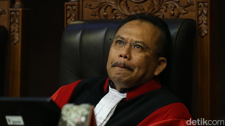 Hakim MK Beri Masukan ke Pendeta Rolas soal Materi Gugatan UU Perkawinan Hakim MK Beri Masukan ke Pendeta Rolas soal Materi Gugatan UU Perkawinan