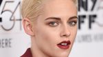 Penampilan Edgy dan Seksi Kristen Stewart