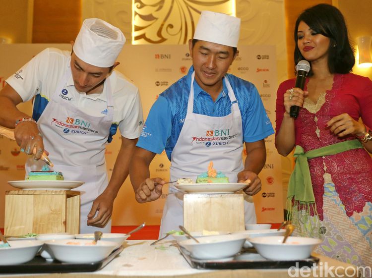 Ketika Pegolf Menghias Kue