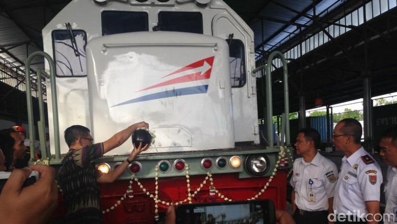 KA Ambarawa Ekspres Semarang-Surabaya Resmi Gantikan KA 