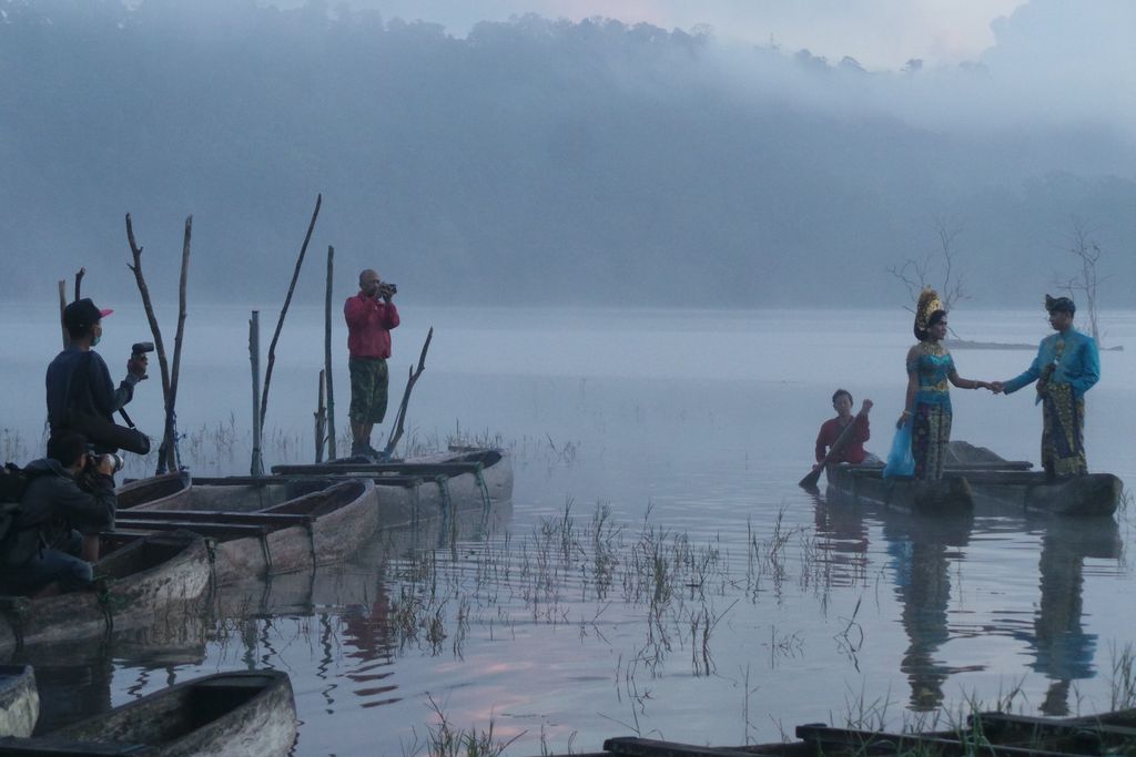 Gaya prewed di arahkan oleh fotografer (Bona/detikTravel)