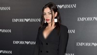 Penyanyi berusia 24 tahun itu tampak mengenakan dress mini hitam dan heels pink. Pascal Le Segretain/Getty Images/detikFoto.
