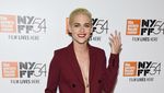 Penampilan Edgy dan Seksi Kristen Stewart
