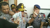 Tim gabungan Polda Sulawesi Selatan dan Polda Jawa Timur menggeledah rumah almarhumah Najemiah di Jl Sunu Blok K no 10, Makassar, pada Selasa (4/10/2016) kemarin.