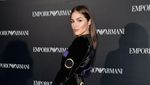 Battle of 24! Siapa Lebih Seksi, Charli XCX atau Olivia Culpo?