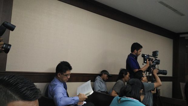 Laode M Syarif memantau sidang La Nyalla (Ikhwanul Habibi/detikcom)