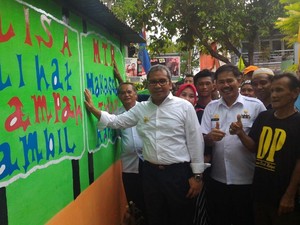 Temui Warga, Danny Pomanto Siapkan 2 Ribu Lampu Lorong dan Ambulans Laut