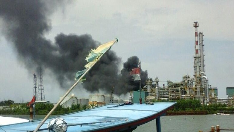 Tangki Aspal Overheat di Kilang  Pertamina Cilacap Asap  