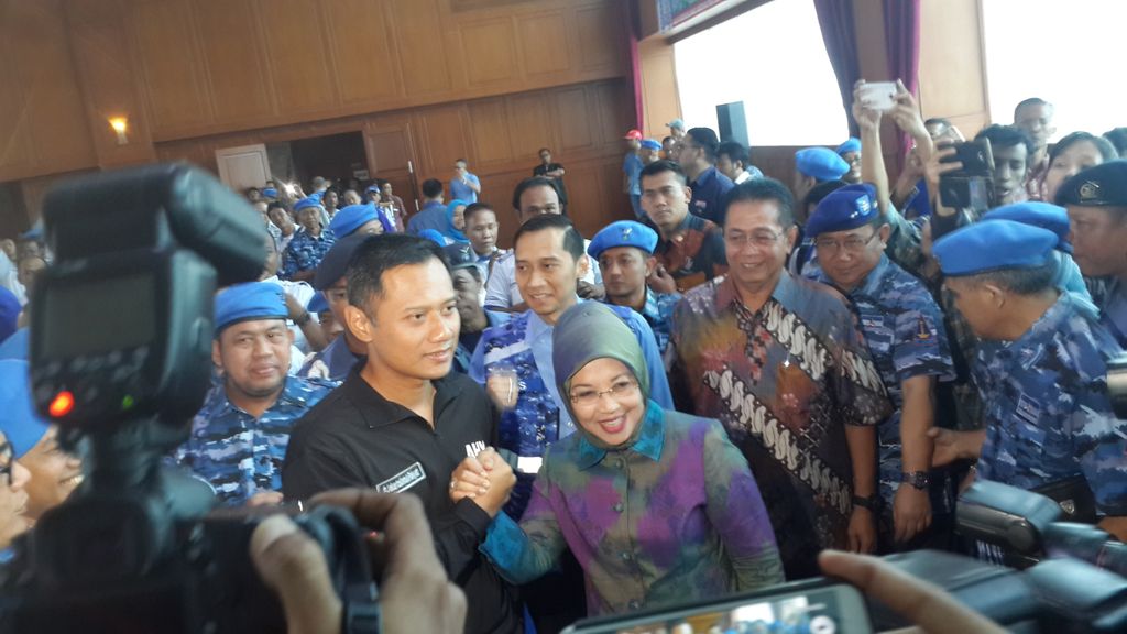 Ibas mendampingi Agus dalam rapat konsolidasi dengan DPD PD DKI (Elza/detikcom)