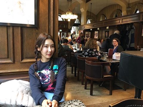 Viral di Internet, Bisa Tebak Berapa Umur Wanita Ini?