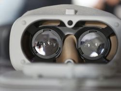 Google Daydream View, Headset VR Sejutaan