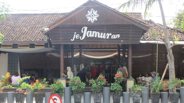 Tampak depan Restoran Jejamuran (Fitraya/detikTravel)