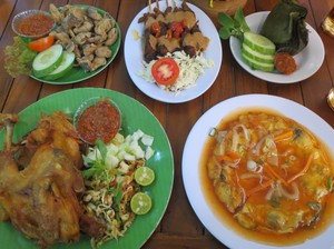 Pulang dari Borobudur, Makan Dulu di Jejamuran