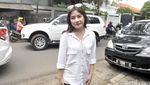 Gaya Kasual Prilly Latuconsina