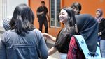 Dewi Persik Buru-buru, Mau Ke Mana?
