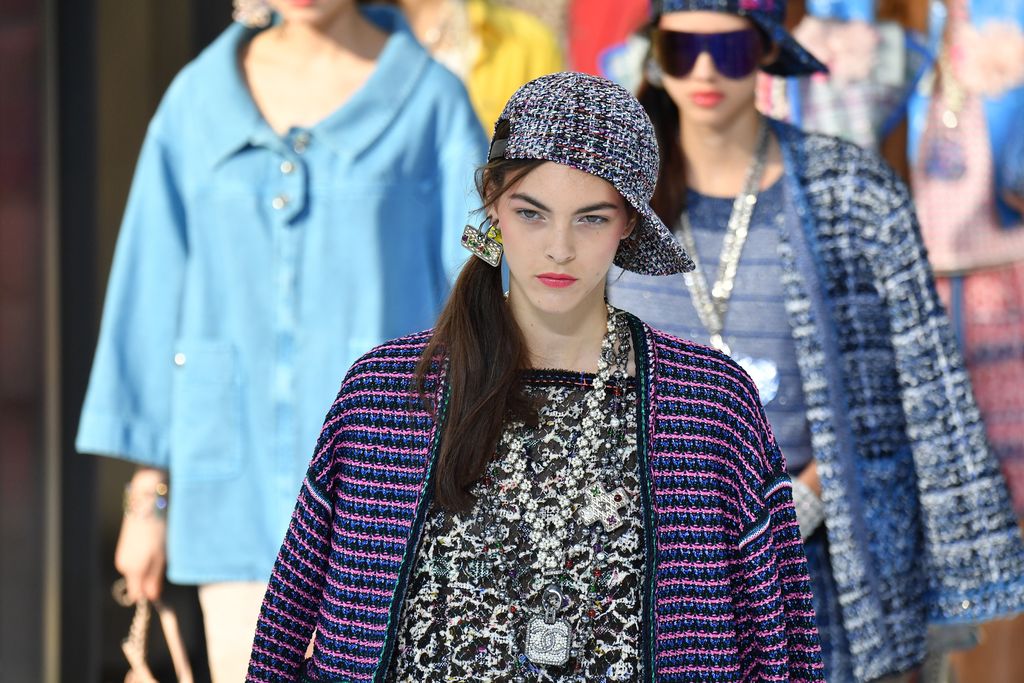 Chanel Kirim Robot sebagai Model di Fashion Show Paris Fashion Week