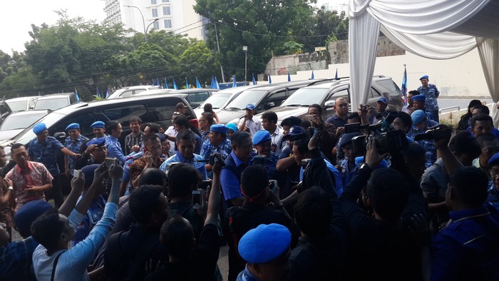 SBY Beri Arahan untuk Tim Pemenangan Agus-Sylviana