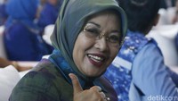 Sebelumnya, Cawagub Sylviana Murni sudah terlihat di lokasi acara yang digelar di Is Plaza, Jl Pramuka, Jakarta Timur, Rabu (5/10/2016).