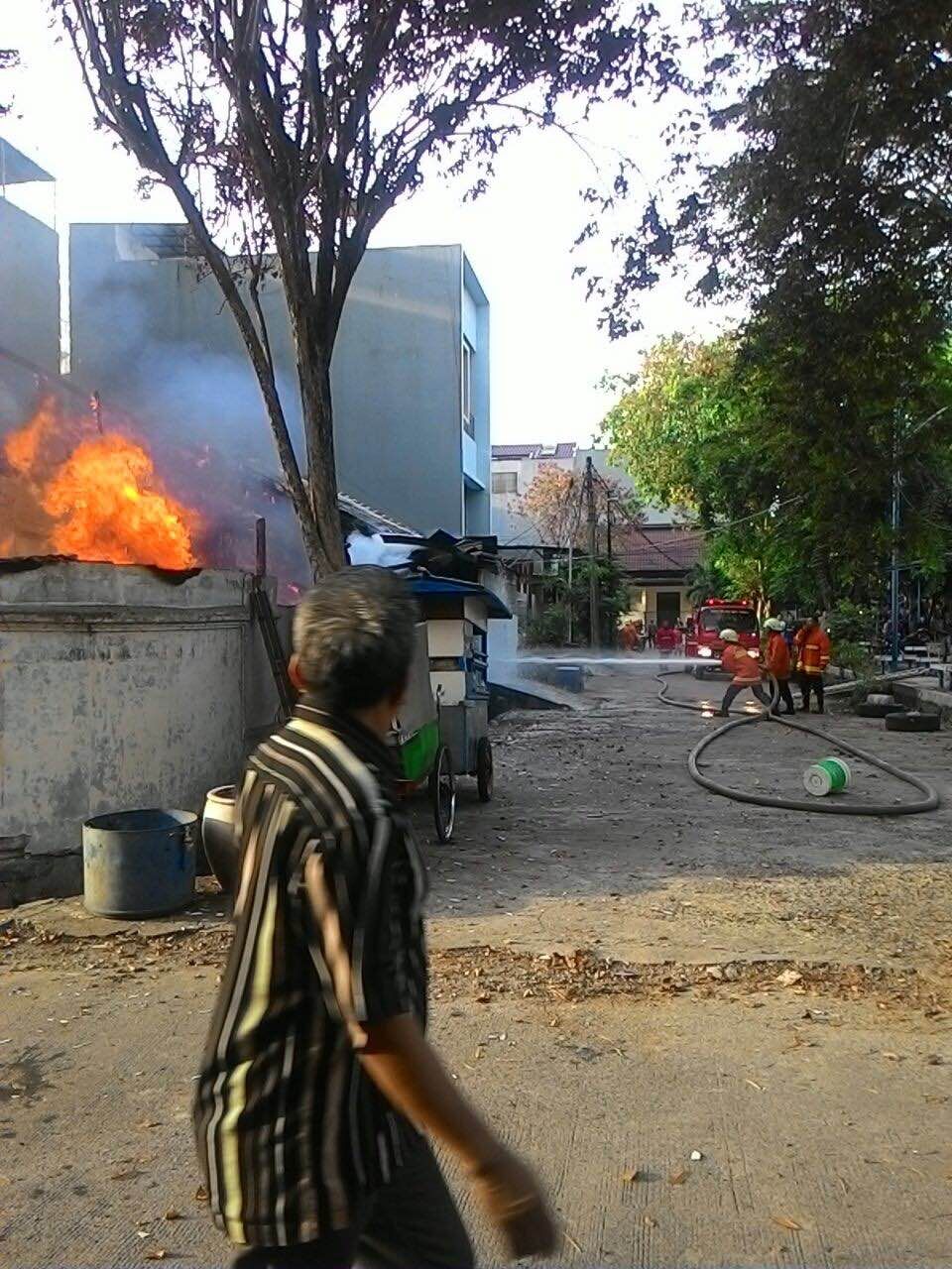 Rumah di Penjaringan Terbakar, 10 Mobil Damkar Merapat