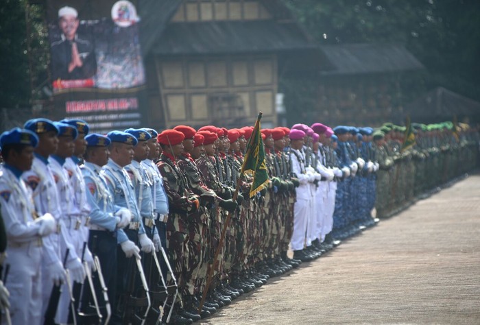 HUT TNI di Jabar, dari Defile Pasukan hingga Pawai Kendaraan Tempur