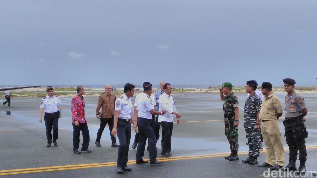 Bandara Miangas, Sulut terletak di pulau terluar Indonesia sebelah utara (Foto: Rini Friastuti/detikcom)