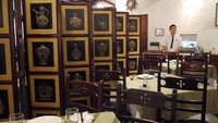 Foto: Kafe ini cabang dari Restoran Litoral yang telah buka lebih dari belasan tahun. Tempat ini buka setiap hari pukul 12.00-15.00, kemudian 15.30-22.00 malam waktu setempat (Kurnia/detikTravel)