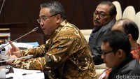 Komisi II DPR rapat pertama kalinya dengan Kementerian Desa, Pembangunan Daerah Tertinggal dan Transmigrasi, karena baru menjadi mitra kerja yang dimana sebelumnya Kemendes PDT dan Transmigrasi  adalah mitra Komisi V DPR RI.
