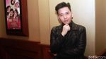 Rangga SM*SH dan Derby Romero Bergaya dengan Biker Jacket