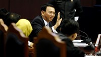 Gubernur DKI Jakarta Basuki Tjahaja Purnama (Ahok) kembali menjalani sidang gugatan UU Pilkada tentang cuti kampanye di Mahkamah Konstitusi (MK), Kamis (06/10/2016).