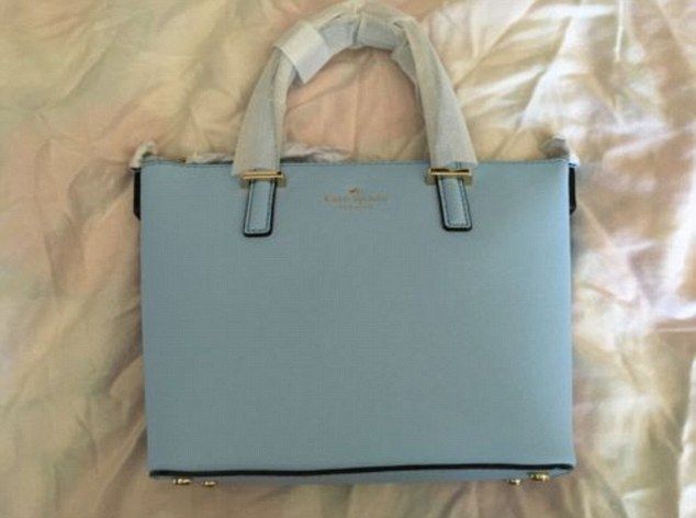 Netizen Memperdebatkan Warna Tas Kate Spade Ini, Biru atau Putih?