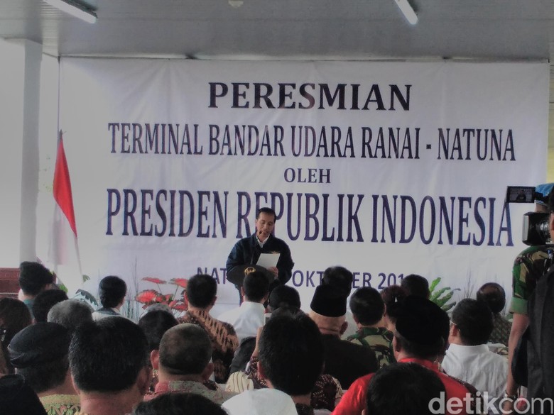 Presiden Jokowi Resmikan Terminal Bandara Ranai di Pulau Natuna Presiden Jokowi Resmikan Terminal Bandara Ranai di Pulau Natuna
