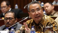 Mendes, PDT dan Transmigrasi, Eko Sandjojo menjelaskan mengenai pelaksanaan Undang-Undang tentang Desa dan dana desa.