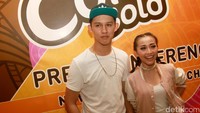 Karena sering bersama dan memiliki selera yang sama membuat Rinni merasa nyaman. Pool/Gus Mun/detikFoto.