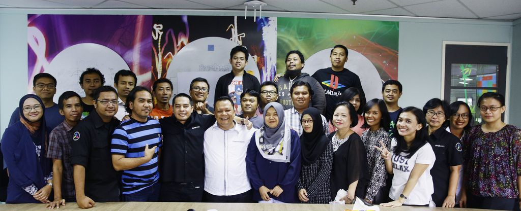 Foto bersama usai Arifin Asydhad menyampaikan pengunduran diri (Dikhy Sasra/detikcom)