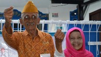 Rumah Atjeng Sadeli yang saat ini diserah terimakan merupakan rumah ke-23 dan sisanya sebelum akhir tahun ini  akan selasai dikerjakan semua. Pool/Humas PLN.