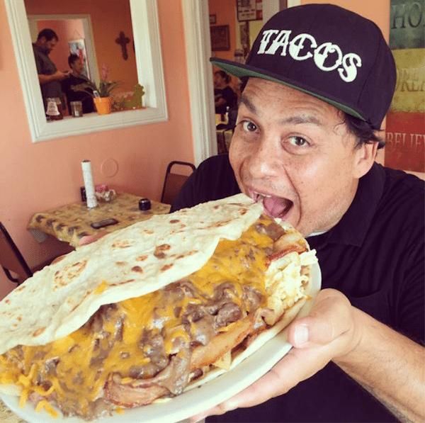Selama 18 Tahun Hanya Ada 5 Orang yang Berhasil Habiskan Taco Raksasa