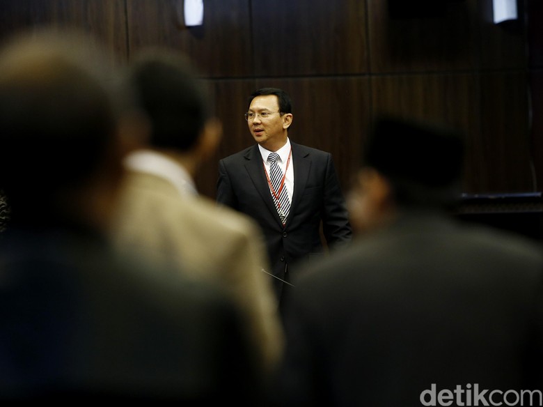 Soal Al Maidah 51, Ahok: Saya Tak Berniat Melecehkan Ayat Suci Alquran Soal Al Maidah 51, Ahok: Saya Tak Berniat Melecehkan Ayat Suci Alquran