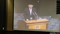 Ahok memberikan alasan dan penjabaran terkait perubahan Anggaran Pendapatan dan Belanja Daerah (APBD).